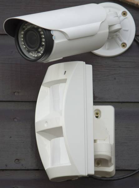 Composition d'un système de vidéosurveillance extérieur et intérieur pour une maison près de Lyon 